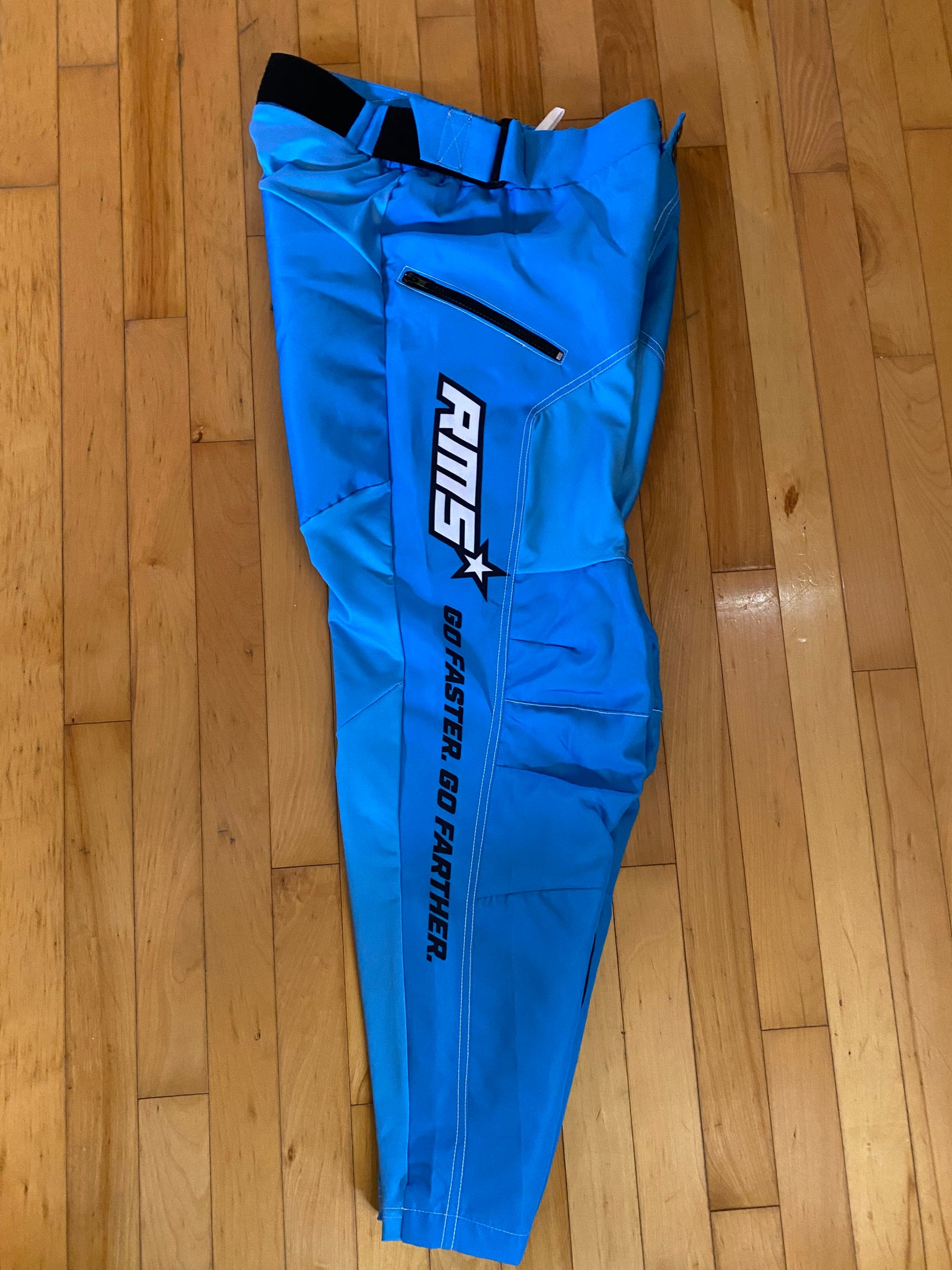 Rally pants top